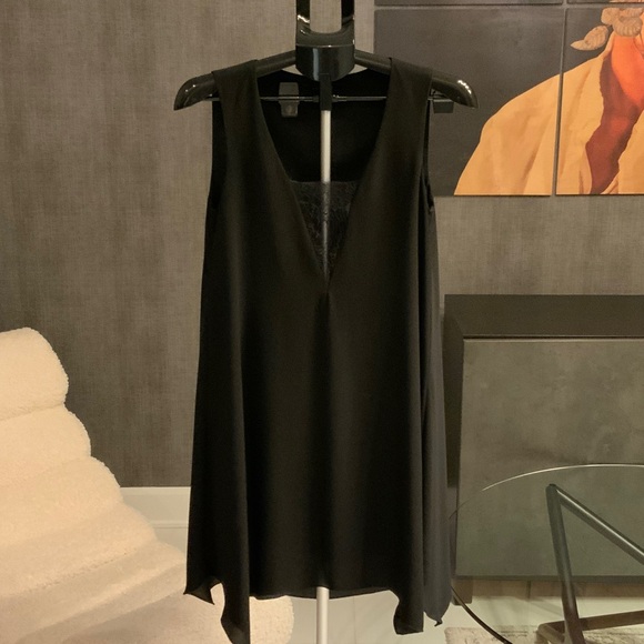 BCBGMaxAzria Dresses & Skirts - BCBG Maxazria Black sleevless tunic with lace detail - XXS
